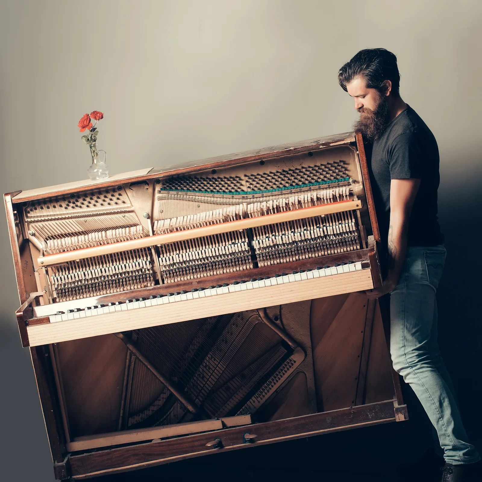 Safely Moving Heavy Items: Expert Tips for Pianos and Gym Equipment